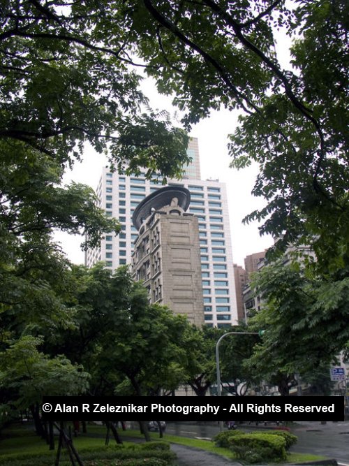 Taipei Taiwan Tun Hua Rd Street Scene