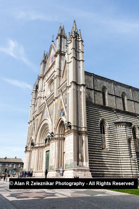 Orvieto Duomo three-quarters view