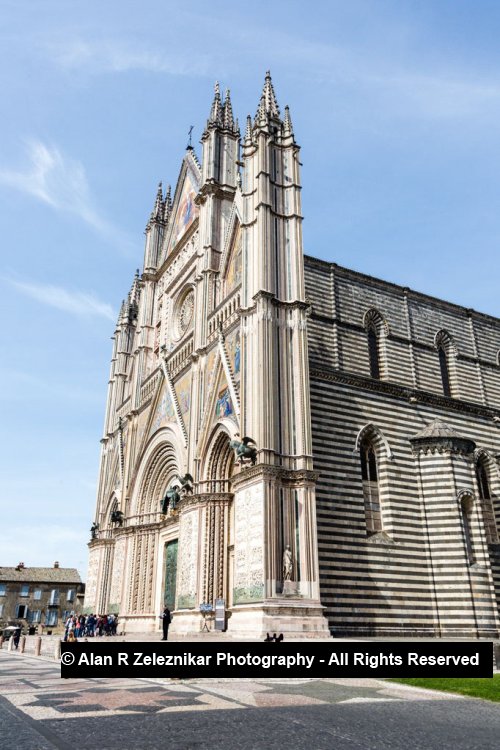 Orvieto Duomo three-quarters view