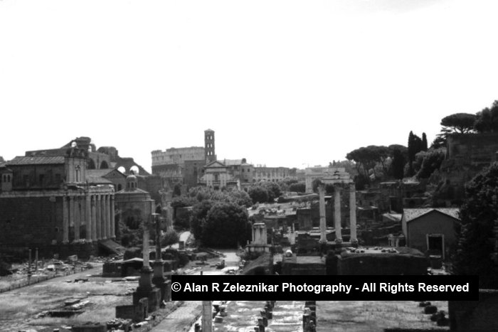 Italy_Rome_Roman_Forum_900x600